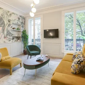 Bright And Gorgeous Flat In The Heart Of , Paris France