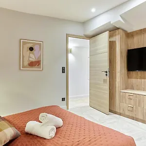 Batignolle Montmartre By Prestige , Paris France