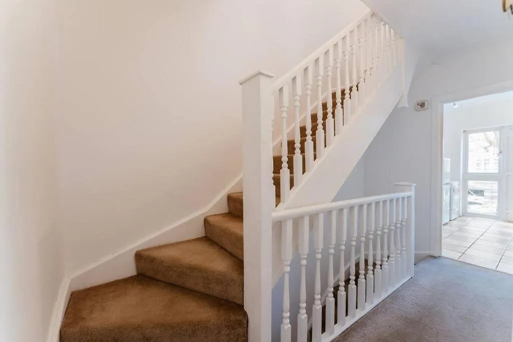 דירה Comfortable Double Room For Your London Getaway בריטניה